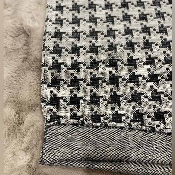 Zara Tweed Dress in Medium - Picture 8 of 11